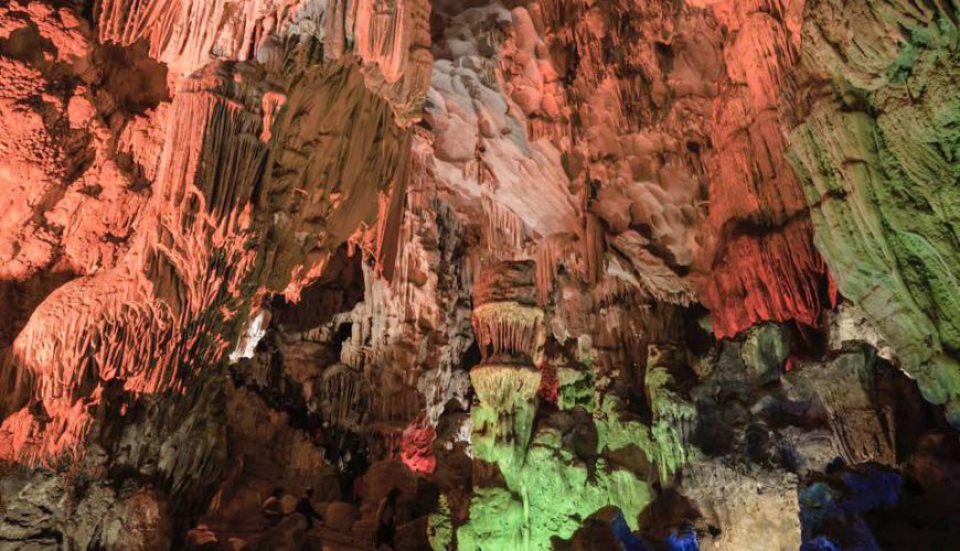 Trinh Nu Cave (Virgin Cave)